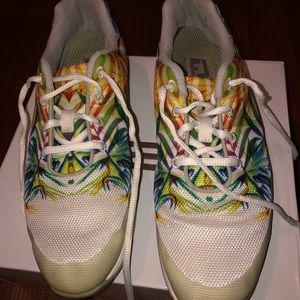 Women’s size 8.5 foot joy golf shoes